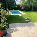 Willa Spacious With An Outdoor Pool In Cernosice