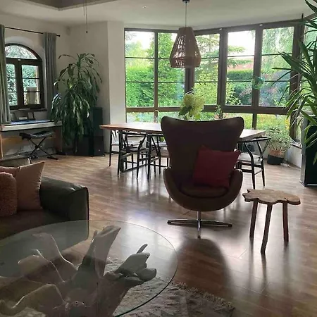 Willa Spacious With An Outdoor Pool In