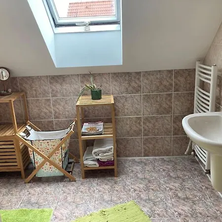Spacious With An Outdoor Pool In 빌라