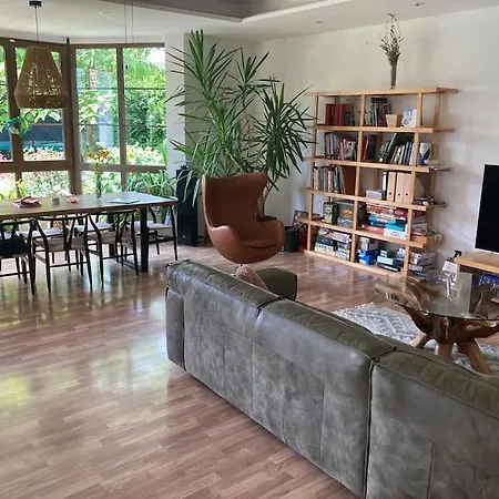 Willa Spacious With An Outdoor Pool In *