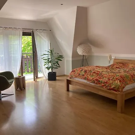 Villa Spacious With An Outdoor Pool In Cernosice