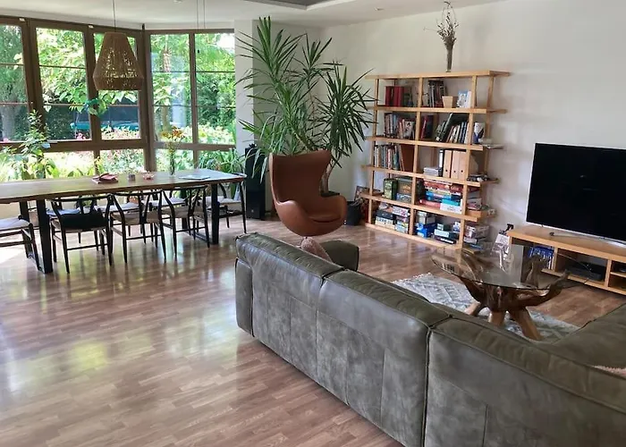 Willa Spacious With An Outdoor Pool In *