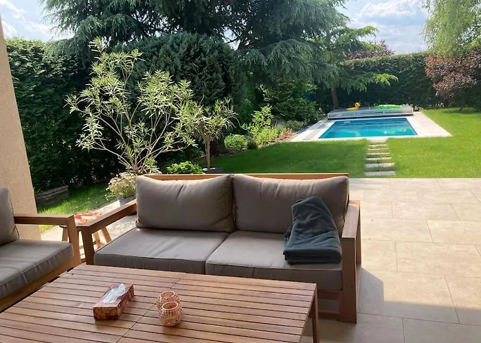 Willa Spacious With An Outdoor Pool In Cernosice